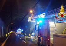Autocarro travolge una barriera, Raccordo Avellino Salerno bloccato per ore