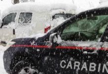 Nuova ondata di neve in Alta Irpinia. Salvata dai carabinieri famiglia bloccata a Bagnoli