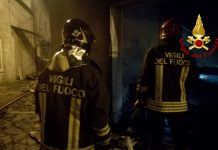Bosco in fiamme a Moschiano, evacuate tre famiglie