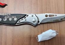 Grottaminarda, sorpreso con coltello e hashish nell’auto