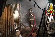 Montoro, in fiamme un deposito agricolo in Via Aterrana