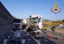 Scontro tra autocisterna e tir sull’A16, autostrada invasa dal gasolio tra Avellino est e Benevento