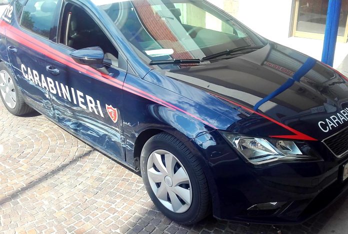 Inseguiti dai Carabinieri tra Mugnano del Cardinale e Nola, 4 sospetti ladri sono in fuga, dopo aver speronato la Gazzella del Nucleo Radiomobile du Baiano
