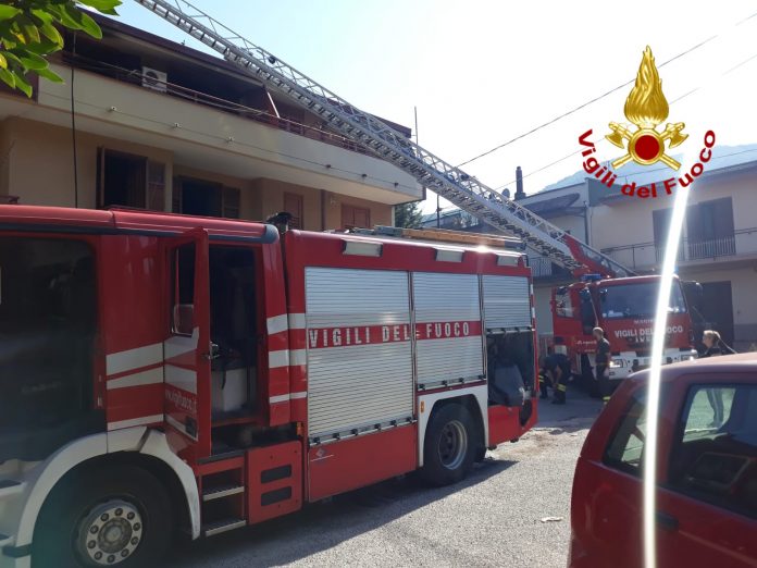 I Vigili del Fuoco al termine dell'intervento a Monteforte Irpino in via Taverna Campanile, dove una villetta ha preso fuoco