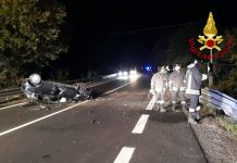 Auto ribaltata sull’Ofantina bis nella notte, 26enne all’ospedale