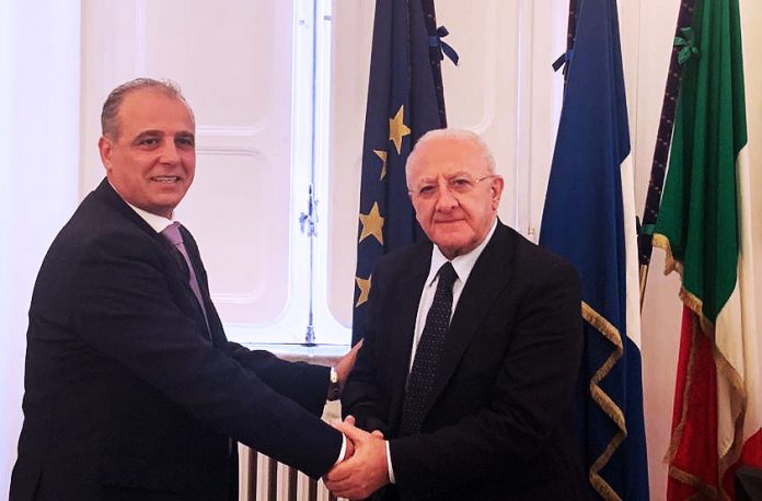 Nei Centri per l'impiego 650 posti a concorso e contratto ai Navigator, intesa Campania-Anpal. Nella foto: il Governatore della Campania Vincenzo De Luca e il Presidente dell'Anpal Servizi, Domenico Parisi