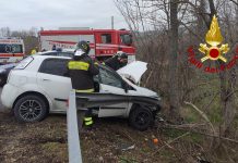 Auto fuori strada sull’Ofantina bis, 30enne medicato sul posto