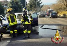 Auto in transito prende fuoco mentre altre due si scontrano, doppio incidente ad Avellino