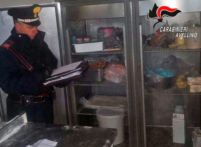 Forniva dolci non tracciabili a 5 esercizi di Avellino, sequestrato laboratorio abusivo a Ospedaletto