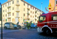 Due feriti trasportati all’ospedale di Avellino dopo uno scontro tra auto in centro
