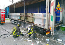 Rimorchio di un tir in fiamme sull’A16 all’altezza di Montemiletto