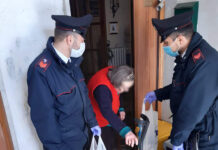 Viveri dai Carabinieri a una anziana sola. Era rimasta senza cibo