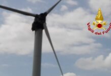 A fuoco il motore di un aerogeneratore ad Aquilonia