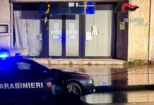 Attentato al centro per l’impiego di Avellino contro le misure anti-Covid, 2 arresti per terrorismo