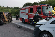 Scontro tra furgoni a Lioni sulla Fondovalle Sele, 50enne liberato dai Vigili del Fuoco