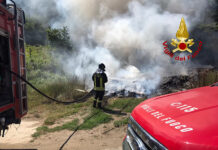 Discarica abusiva in fiamme a Prata Principato Ultra, intervento dei Vigili del Fuoco