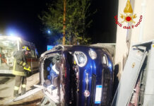 Auto ribaltata a Summonte nella notte, 29enne in ospedale