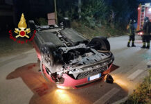 A Bonito frontale tra 2 auto all’alba: una si ribalta. Illesi i guidatori
