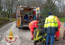 Apecar ribaltata a San Potito Ultra: due anziani feriti, uno è in ospedale