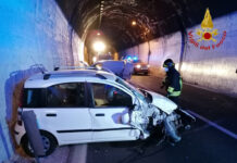 Scontro tra auto sotto la galleria Montepergola, 2 feriti all’ospedale