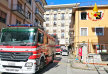 All’ospedale per aver inalato gas tossici durante un incendio ad Avellino
