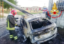 Giovane di Bonito strappato alle fiamme della sua auto a Venticano: è in ospedale