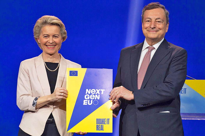 Ursula von der Leyen, Presidente della Commissione Ue, con Mario Draghi, Presidente del Consiglio dei Ministri