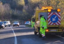 Statale ghiacciata a Frigento, raffica di incidenti. Intervento della Polizia Municipale