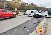Scontro a Flumeri tra due auto e un furgone: tre feriti in ospedale