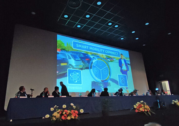 «Lioni capitale europea dell'auto da oggi: in Alta Irpinia costruiamo il futuro dell'auto e della mobilità in Europa e nel mondo». Lo ha detto Paolo Scudieri a Lioni, presentando il progetto di mobilità sostenibile Borgo 4.0