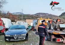 Ricettazione e riciclaggio di veicoli a Carife, denunciate due persone