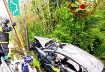Auto giù dal cavalcavia a Sant’Angelo dei Lombardi: 29enne estratta viva