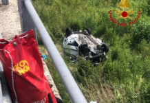 Furgone nel vuoto per 10 metri sulla Provinciale di Lioni: 33enne in ospedale