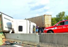 Auto contro camion sulla Fondovalle Sele: famiglia con un bimbo in ospedale