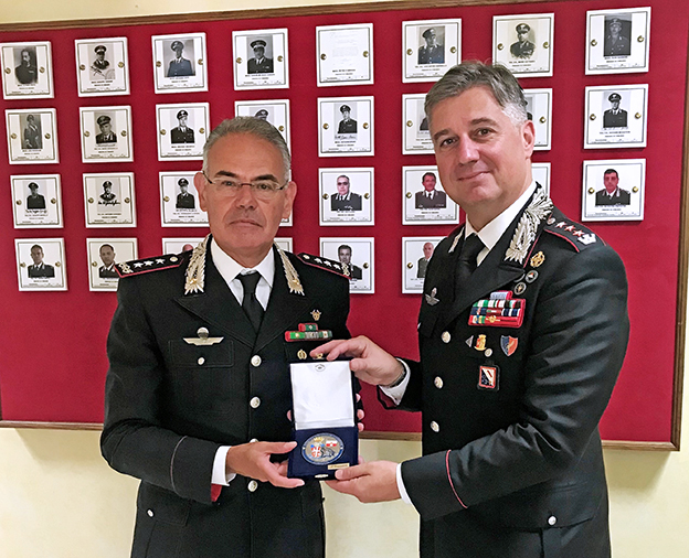 Il Generale Andrea Rispoli, Comandante Interregionale Carabinieri “Ogaden” con il Comandante provinciale di Avellino, Colonnello Luigi Bramati