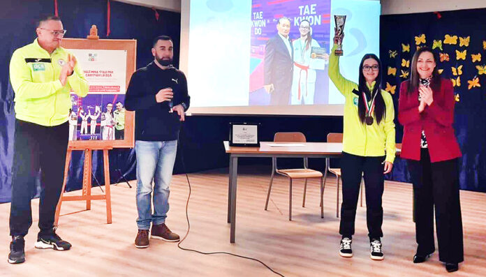 Rosa Giannelli campionessa di taekwondo festeggiata a Monteforte irpino