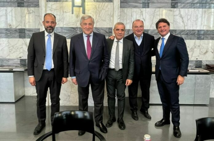 Livio Petitto aderisce a Forza Italia. L'incontro con Tajani . Nella foto: Petitto D'agostino Tajani Martusciello